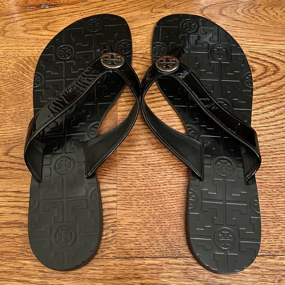 Tory Burch Black “Thora” Flip Flop